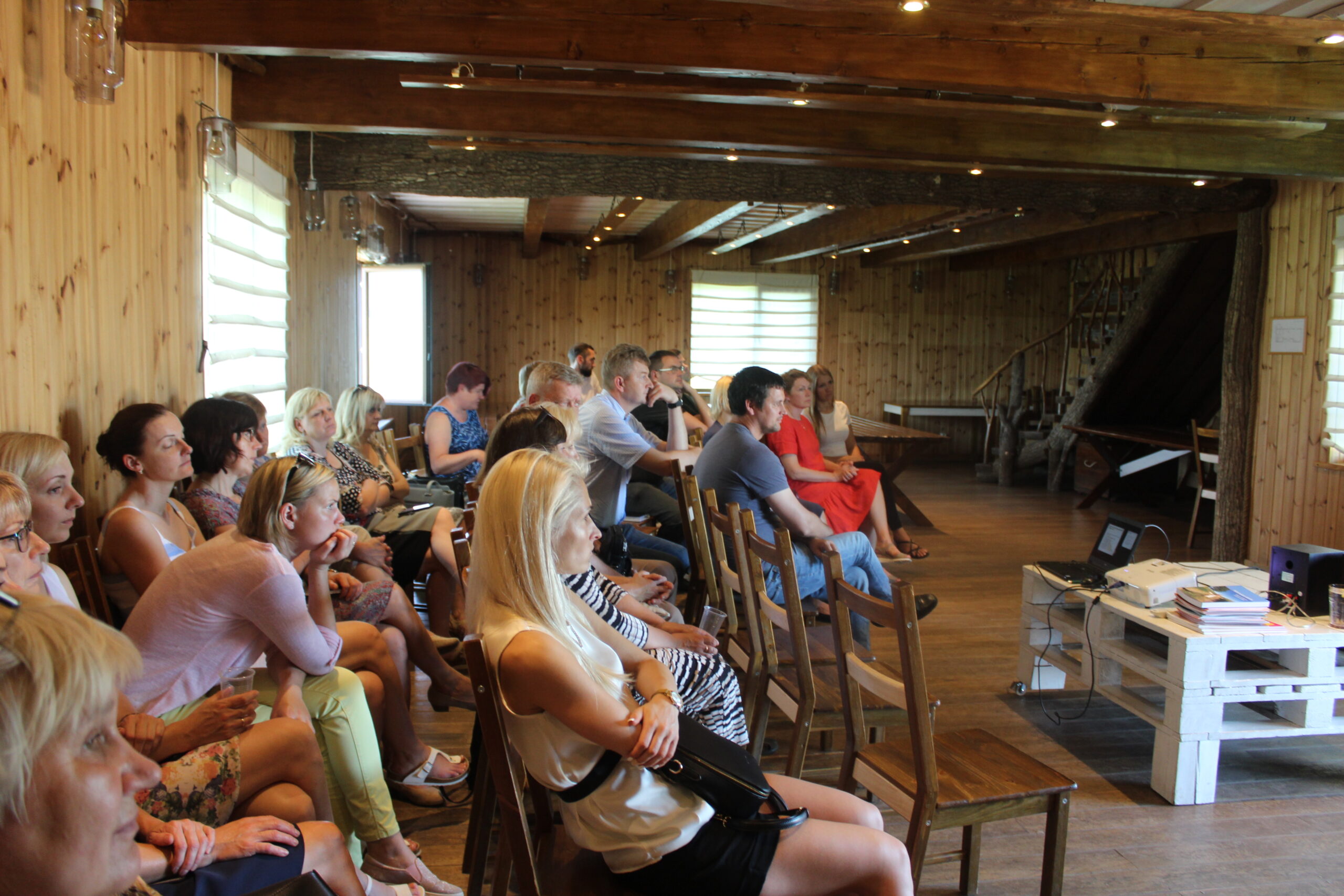 gulbeniesi aktivi iesaistas remigracijas jautajumu risinasana japalidz tiem kas atgriezas majas