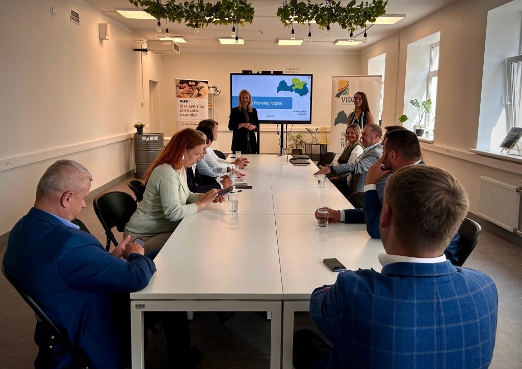 vidzemes planosanas regions dalas pieredze ar tartu aprinka pasvaldibu vaditajiem