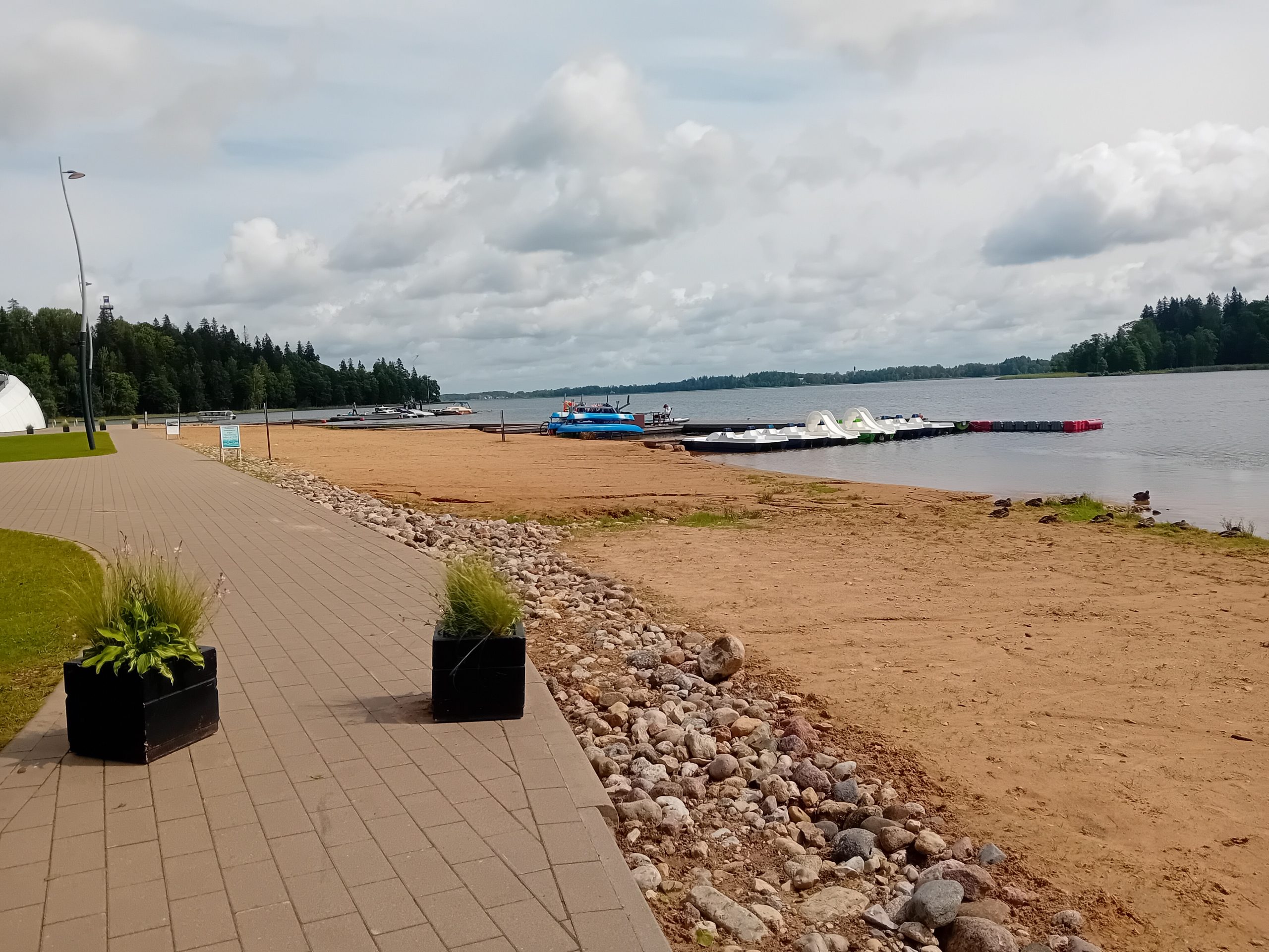 vel cetri vidzemes ezeri atziti par pietiekami pieejamiem cilvekiem ar invaliditati senioriem un gimenem ar maziem berniem