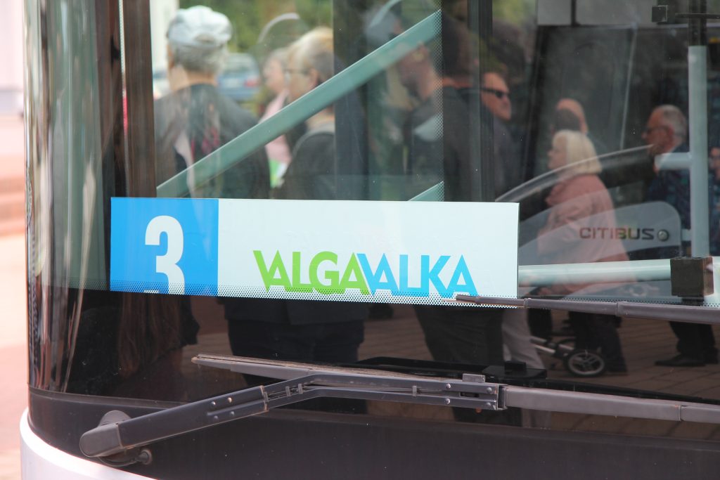 iedzivotaji aktivi izmanto eksperimentalas autobusu linijas latvijas igaunijas pierobeza