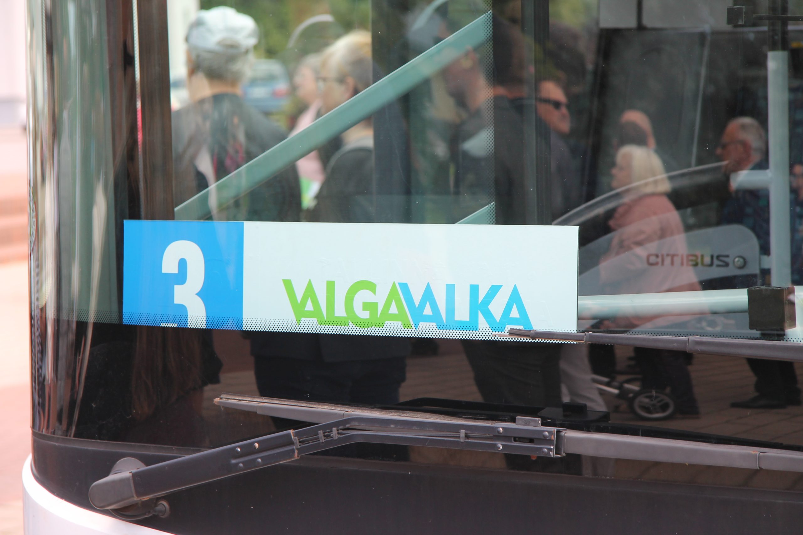 iedzivotaji aktivi izmanto eksperimentalas autobusu linijas latvijas igaunijas pierobeza