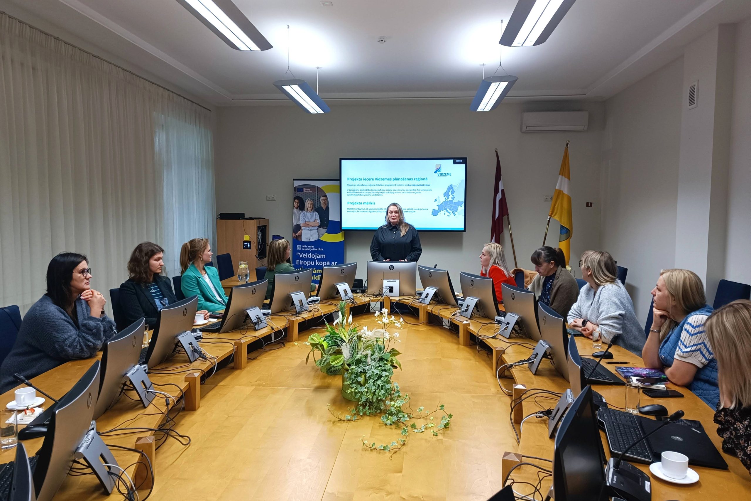 prasmes un tehnologiju pieejamiba nosacijumi digitalas plaisas mazinasanai starp pilsetu un laukiem