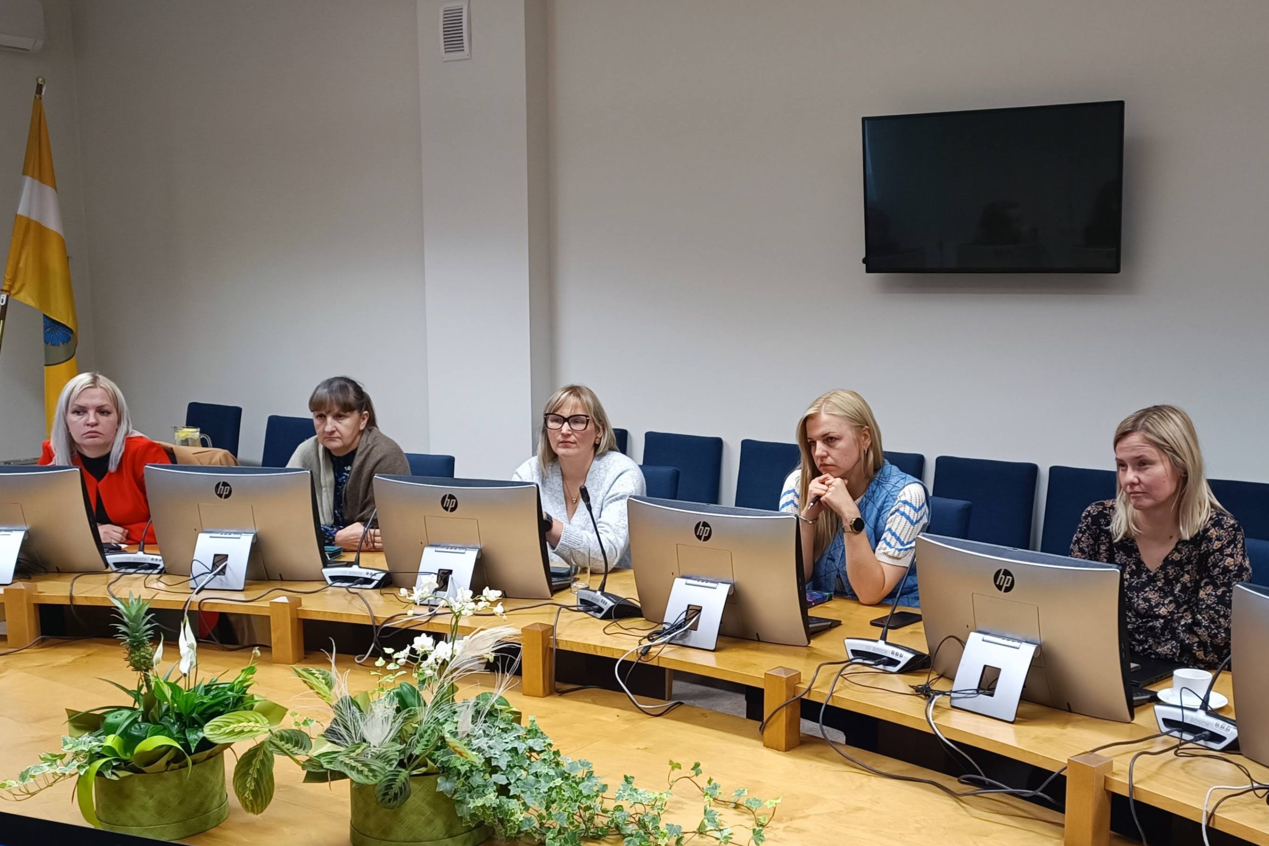 prasmes un tehnologiju pieejamiba nosacijumi digitalas plaisas mazinasanai starp pilsetu un laukiem