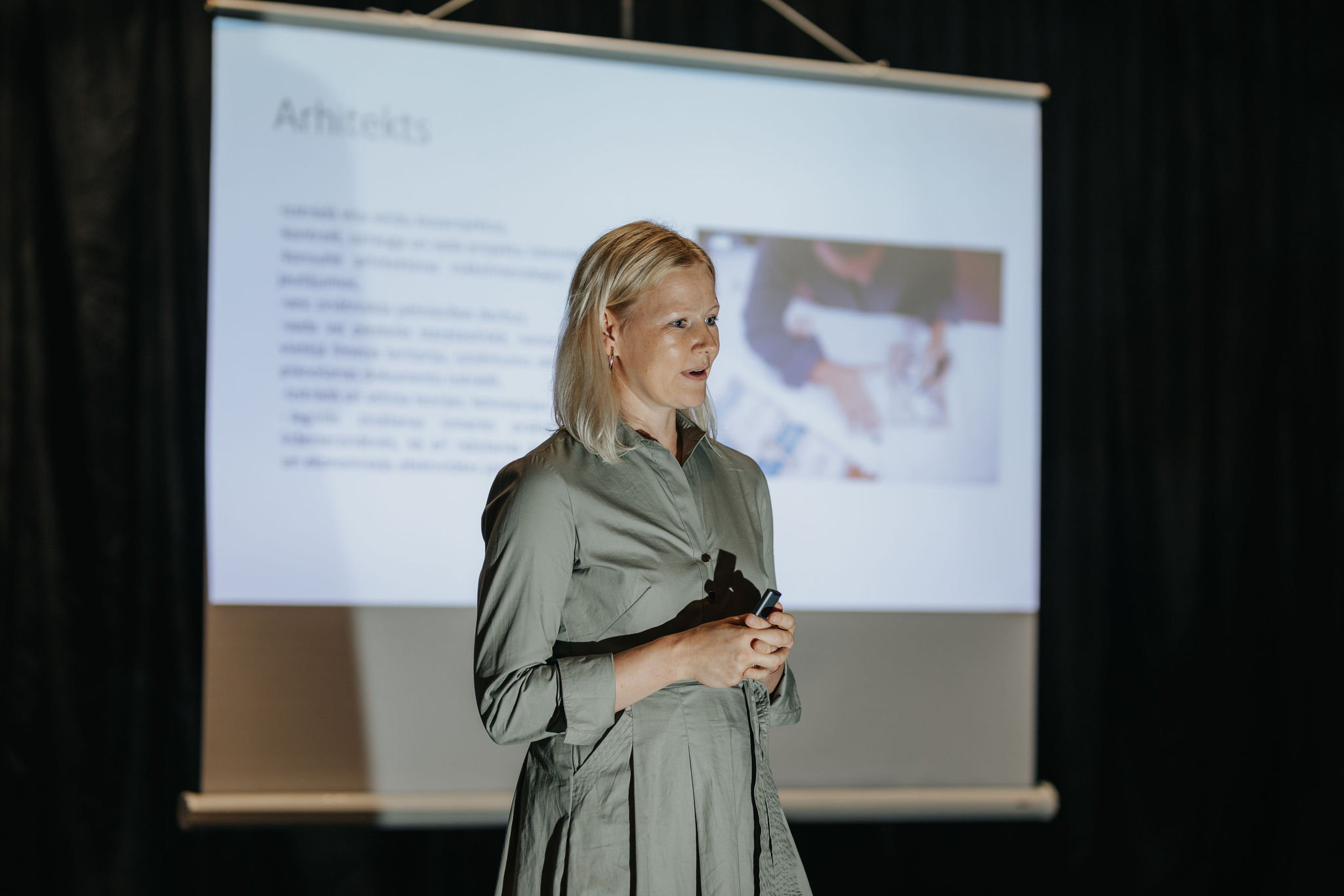 jauniesi iejutas pilsetas arhitekta loma un piedava idejas valmieras nakotnei