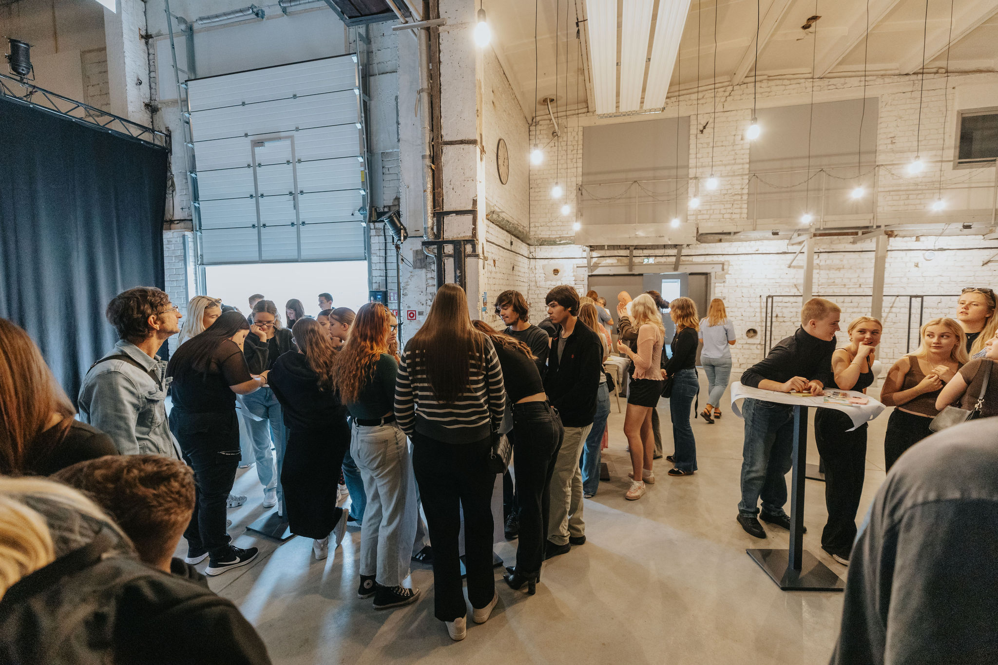jauniesi iejutas pilsetas arhitekta loma un piedava idejas valmieras nakotnei