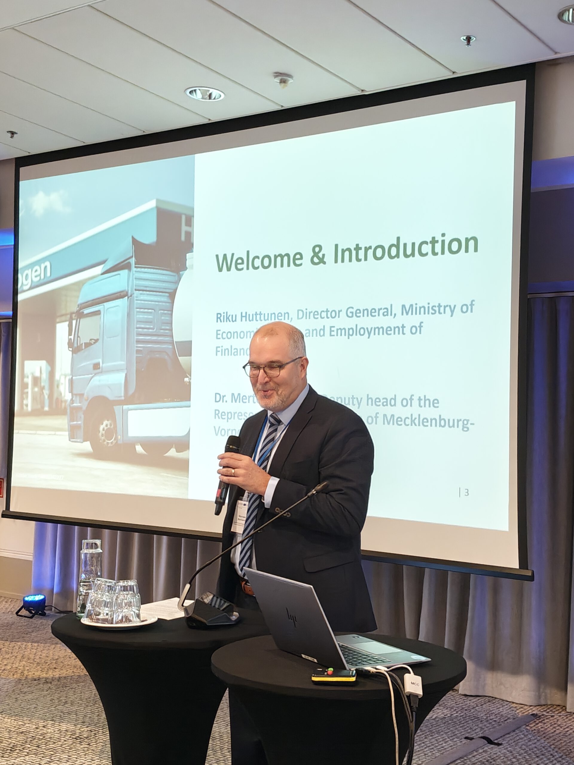 hytruck nosleguma konference helsinkos prezenteti riki un vadlinijas udenraza uzpildes staciju tikla attistibai baltijas juras regiona