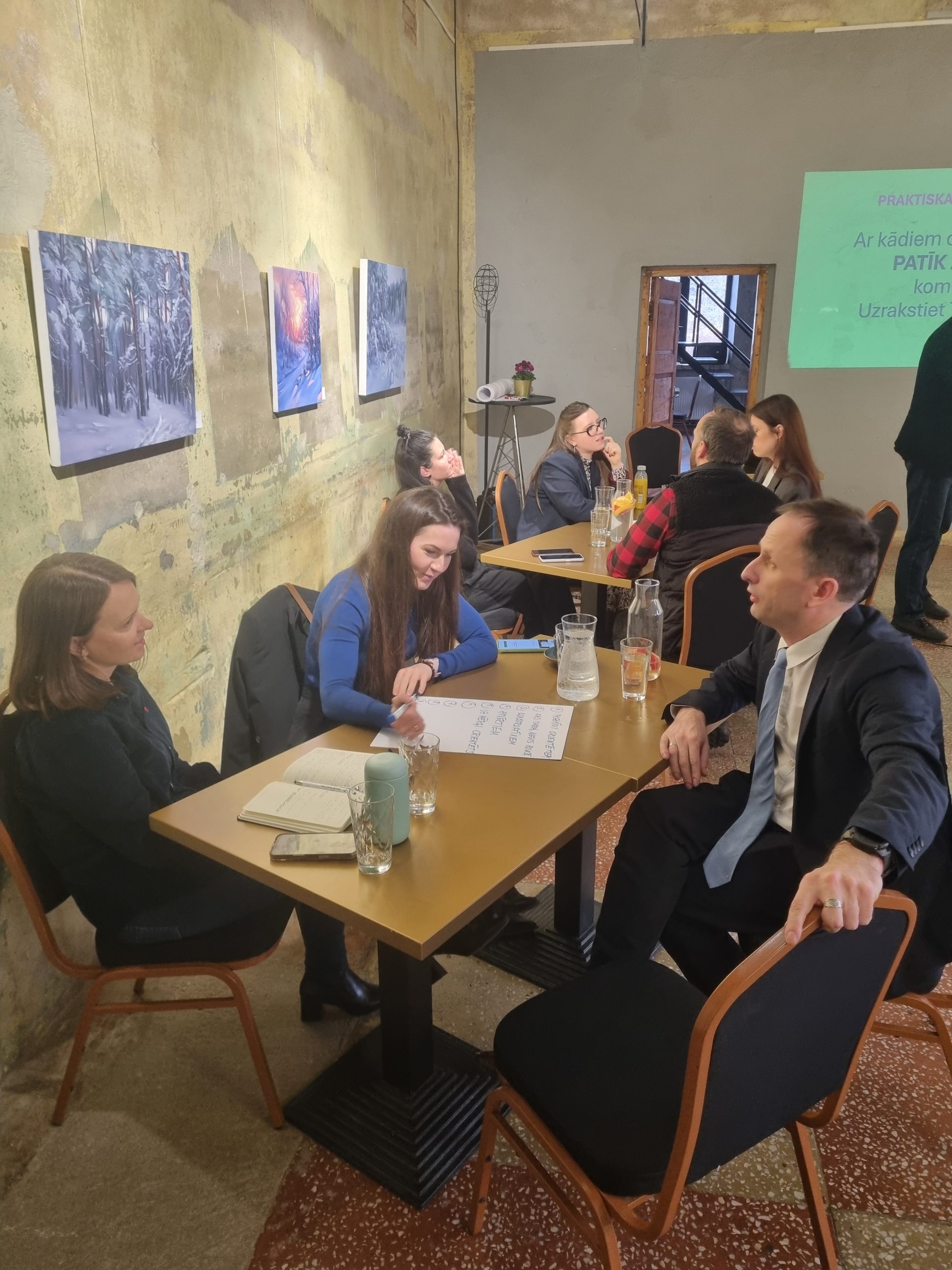 praktiskas komunikacijas un tiklosanas prasmes efektivakam darbam nosledzas apmacibu cikls strategiskas tiklosanas meistarklase