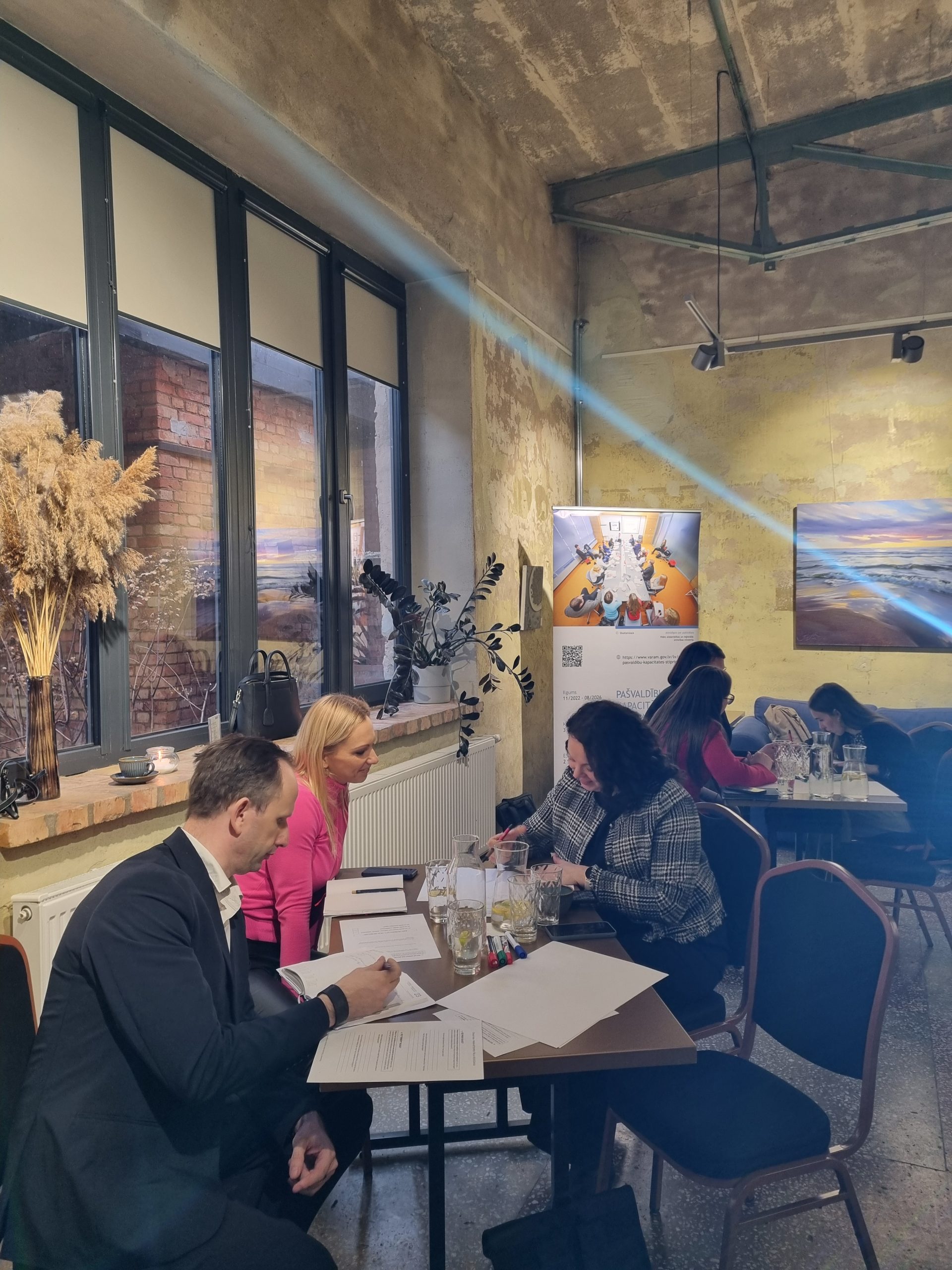 praktiskas komunikacijas un tiklosanas prasmes efektivakam darbam nosledzas apmacibu cikls strategiskas tiklosanas meistarklase