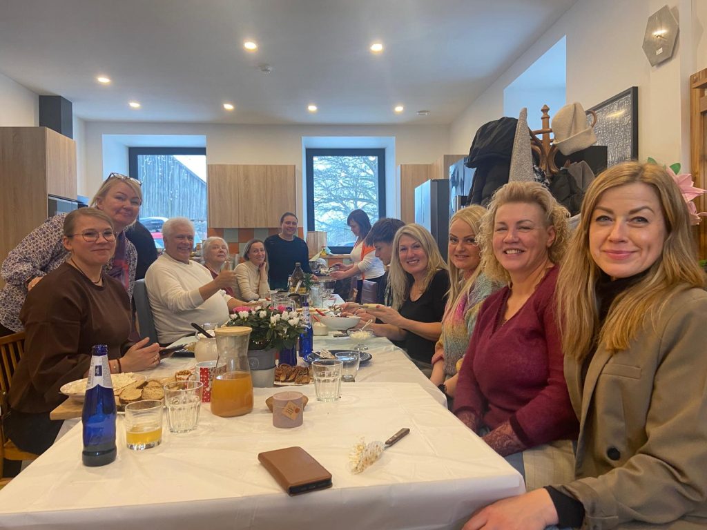 vidzeme aizsakts jauns pasakumu cikls remigrantiem ciemos pie atbraucejiem