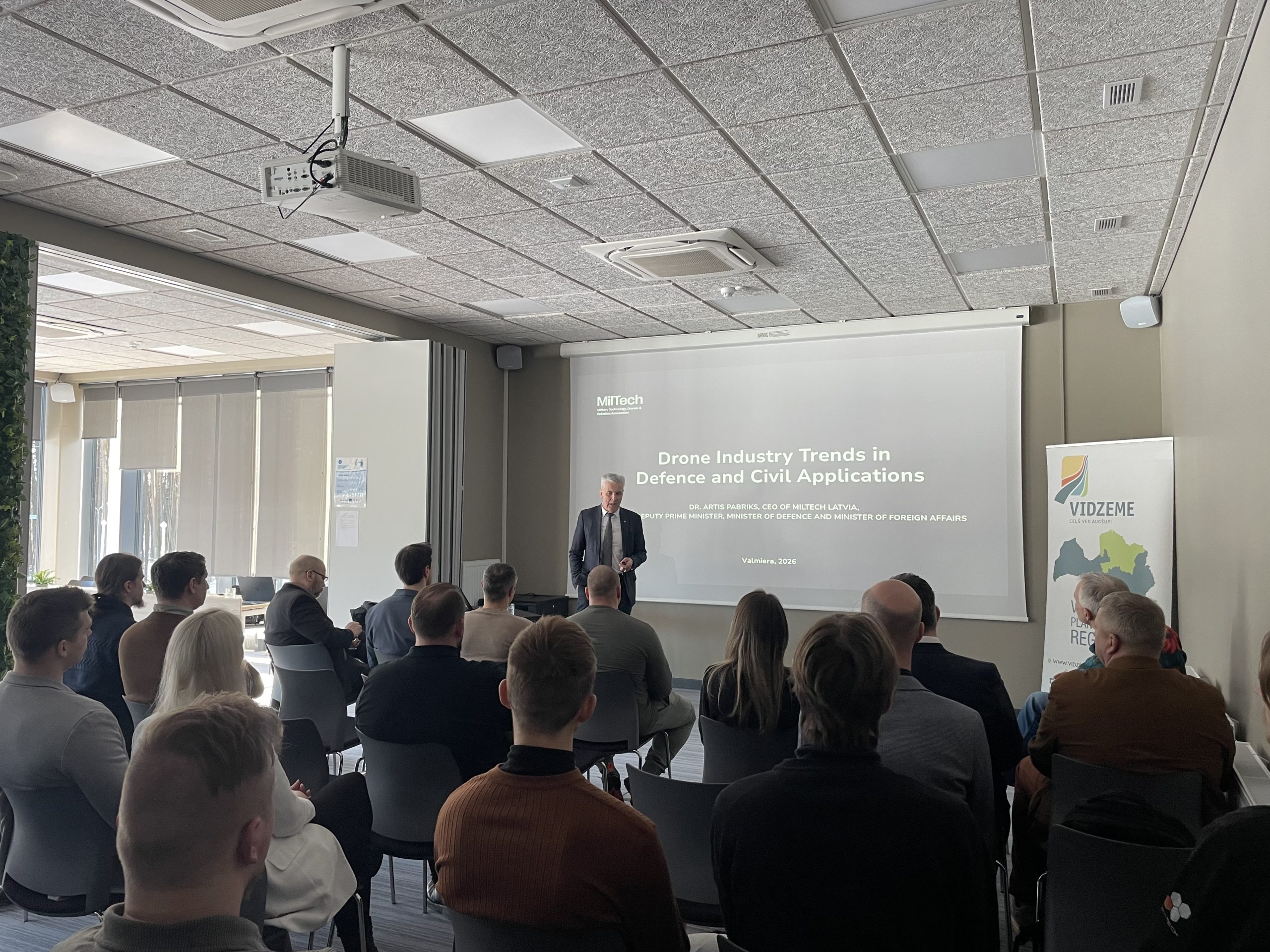 dronu tehnologijas ka nakamais limenis publiskaja parvalde