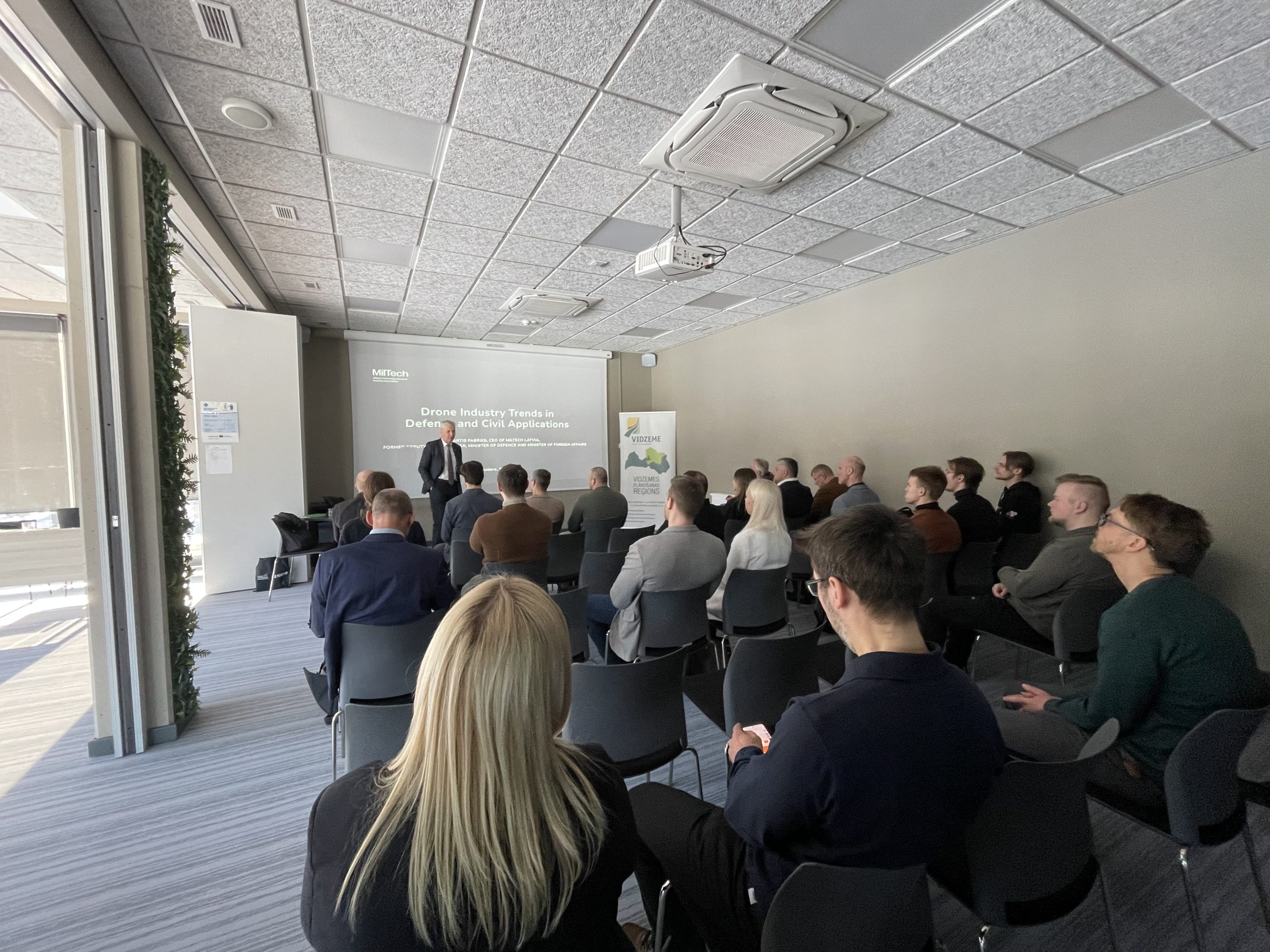 dronu tehnologijas ka nakamais limenis publiskaja parvalde