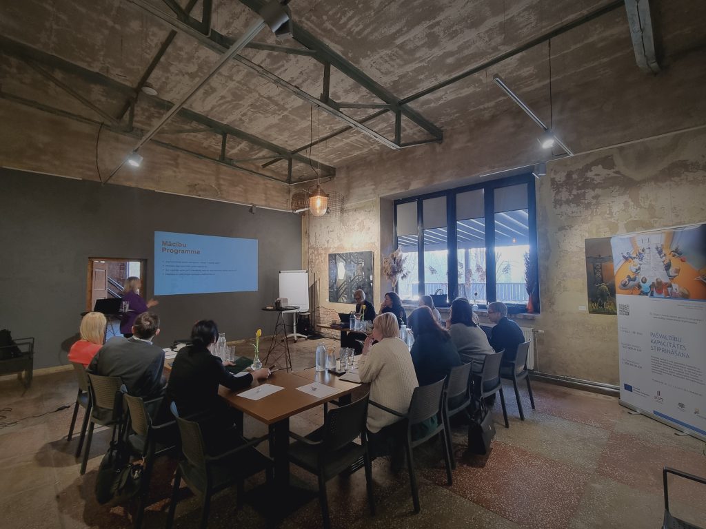 aptaujas ka instruments labakiem lemumiem nosledzies vpr apmacibu cikls