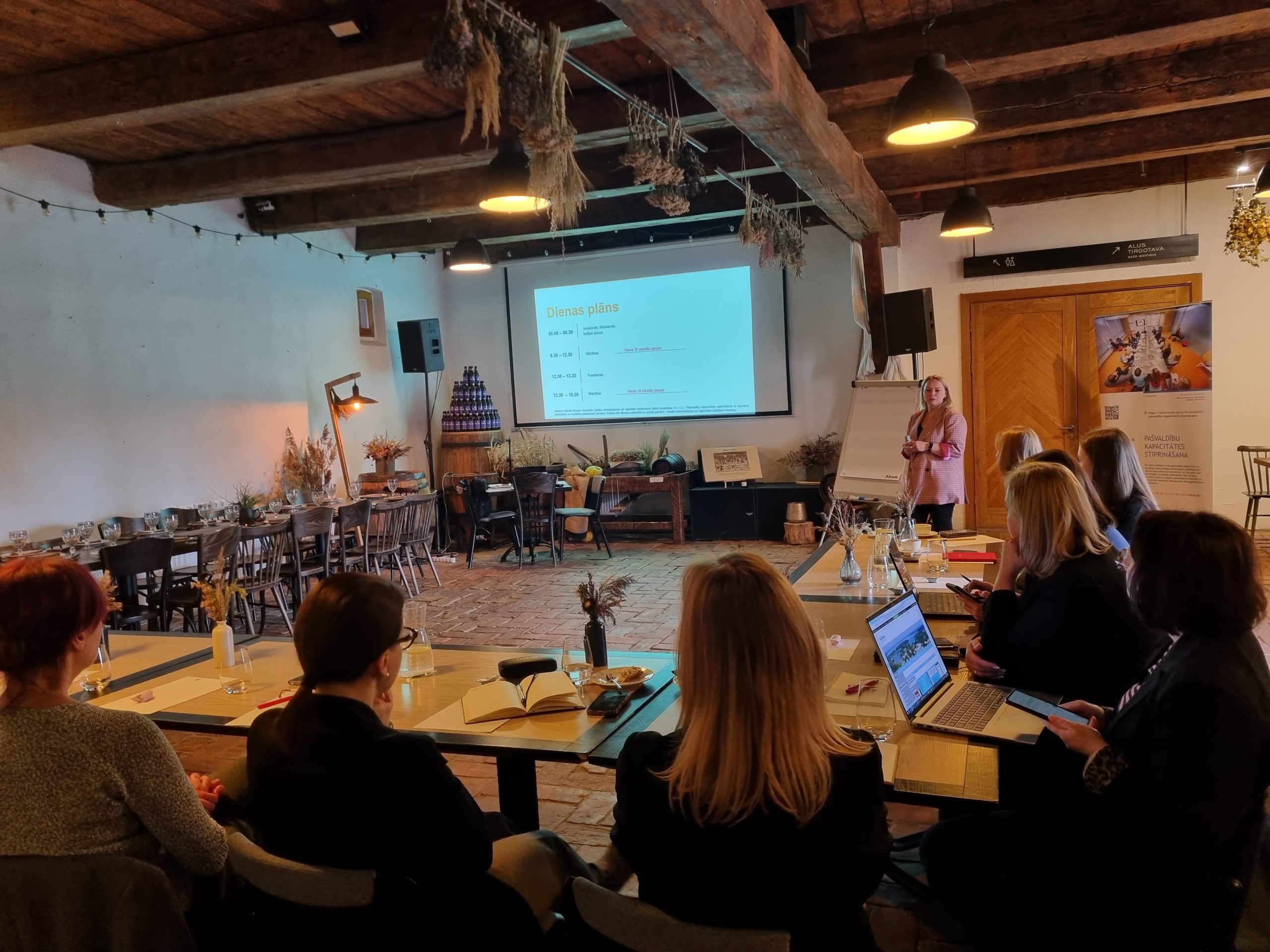 vidzemes pasvaldibu un vpr specialisti pilnveidos prasmes aptauju izstrade uznemejdarbibas atbalsta stiprinasanai