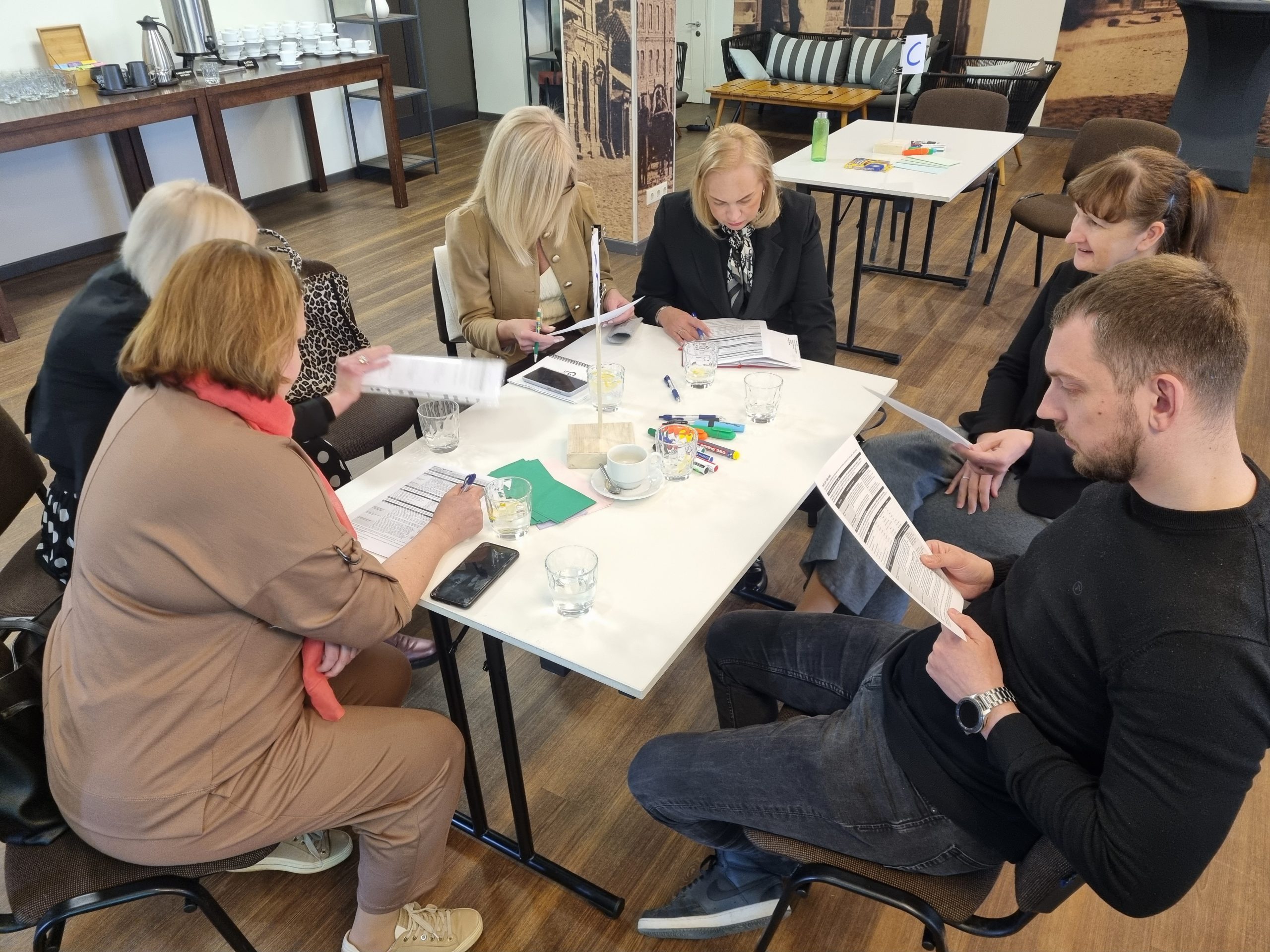 cela uz vienotu regiona attistibas uzraudzibas sistemu