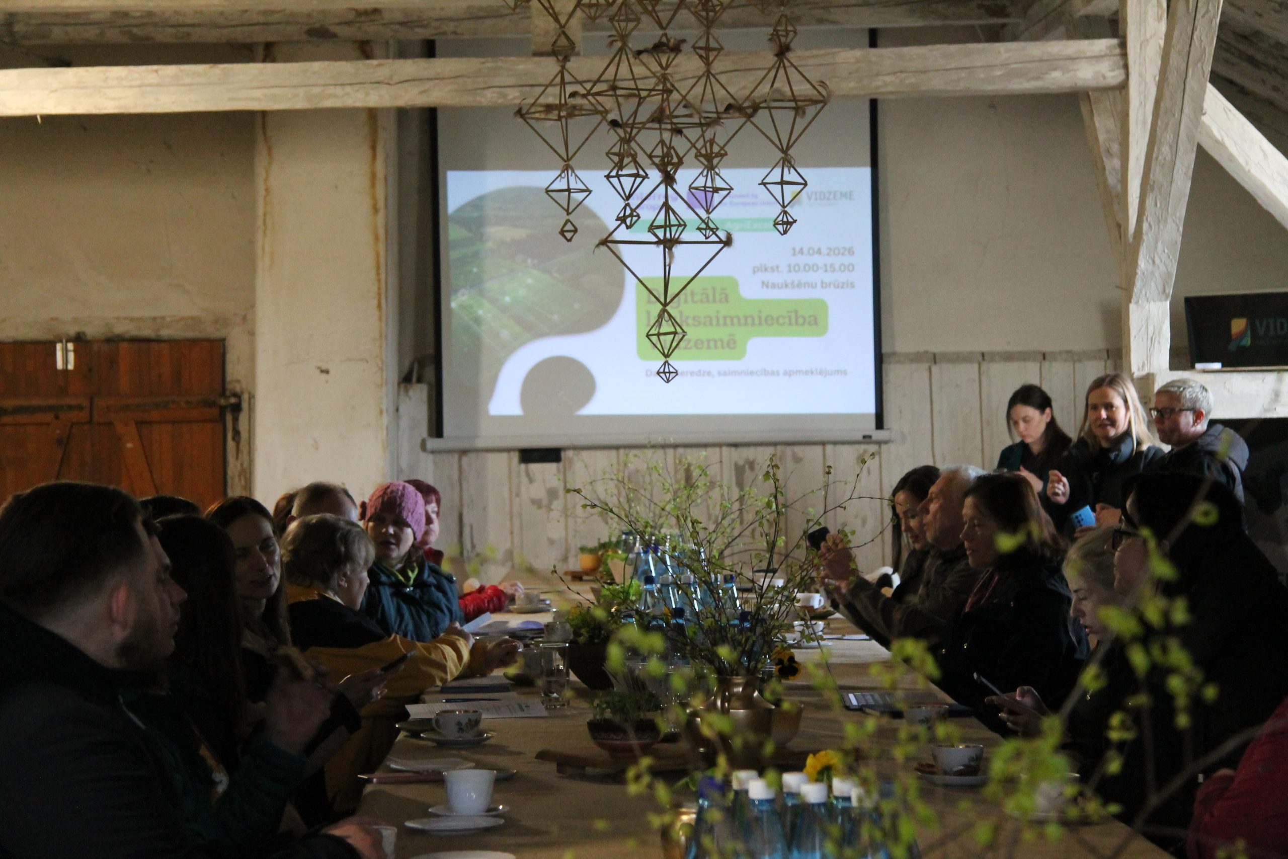 digitalizacija lauksaimnieciba uzlabo efektivitati bet izskirosa joprojam ir cilveka kompetence