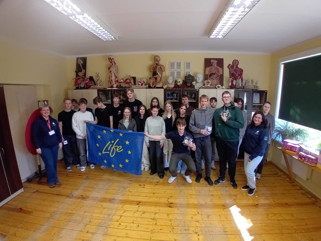 saruna ar jauniesiem par latvijas udeniem un to aizsardzibu