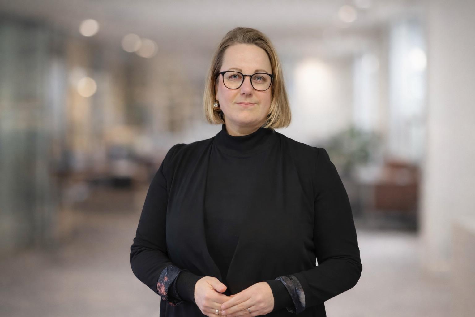 starp divam majam evijas briedes cels uz latviju