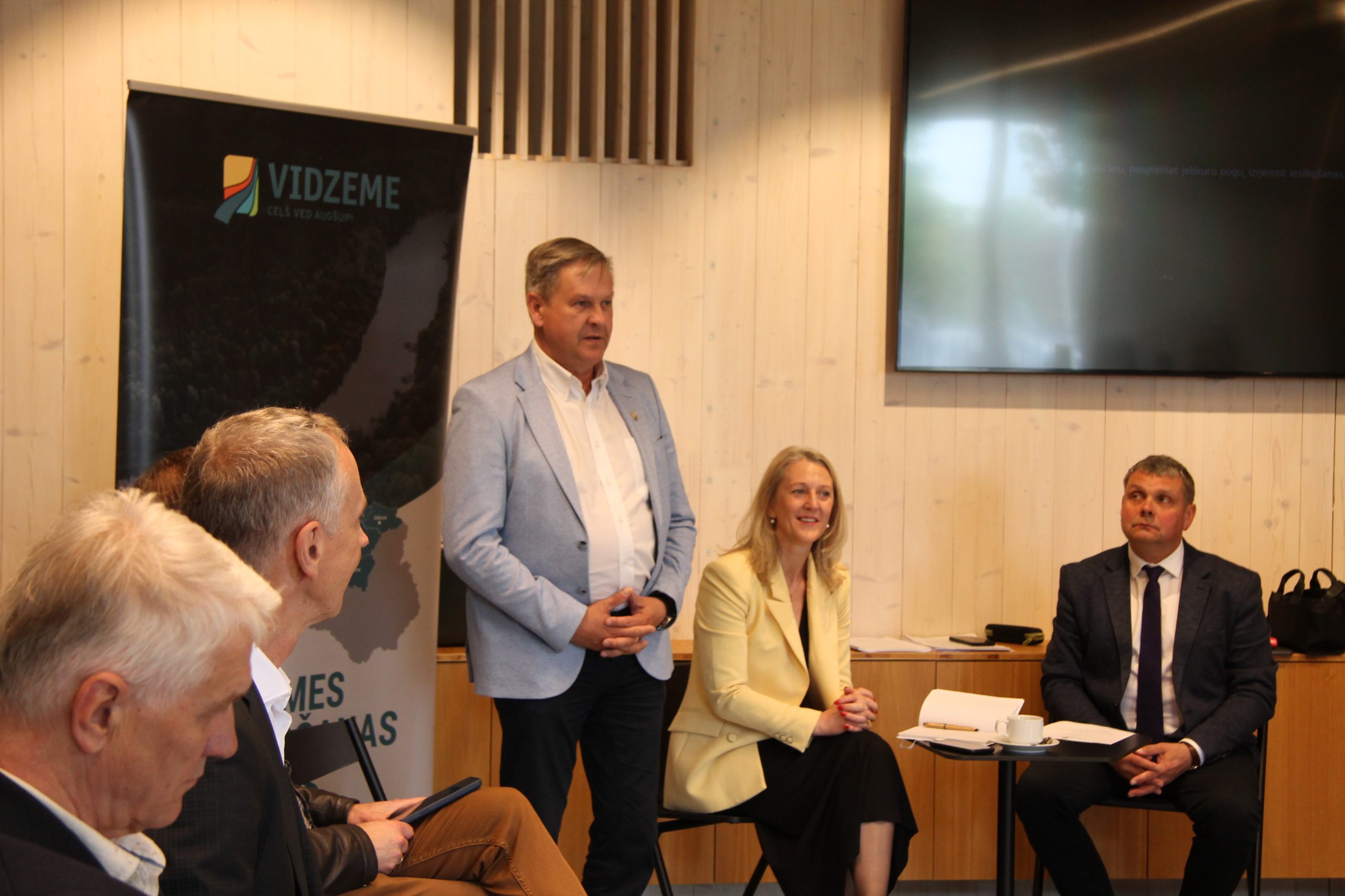vidzemes un latgales planosanas regioni pienem kopigu rezoluciju latvijas austrumu teritoriju drosibas un noturibas stiprinasanai