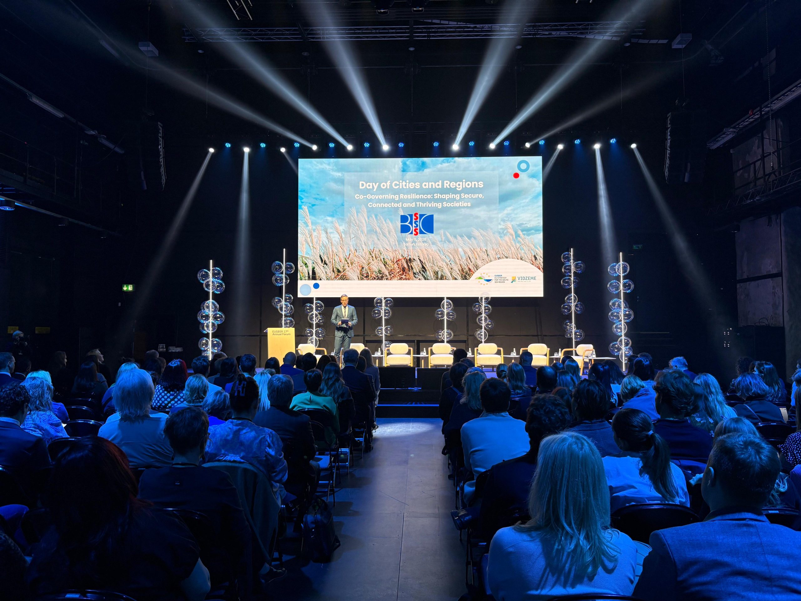when a crisis hits europes resilience depends on cities and regions