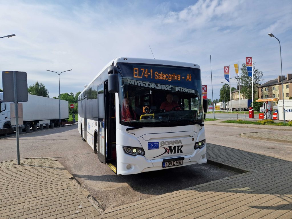 no 1 julija gaidamas izmainas igaunijas latvijas parrobezu autobusu satiksme marsruta ikla ainazi salacgriva