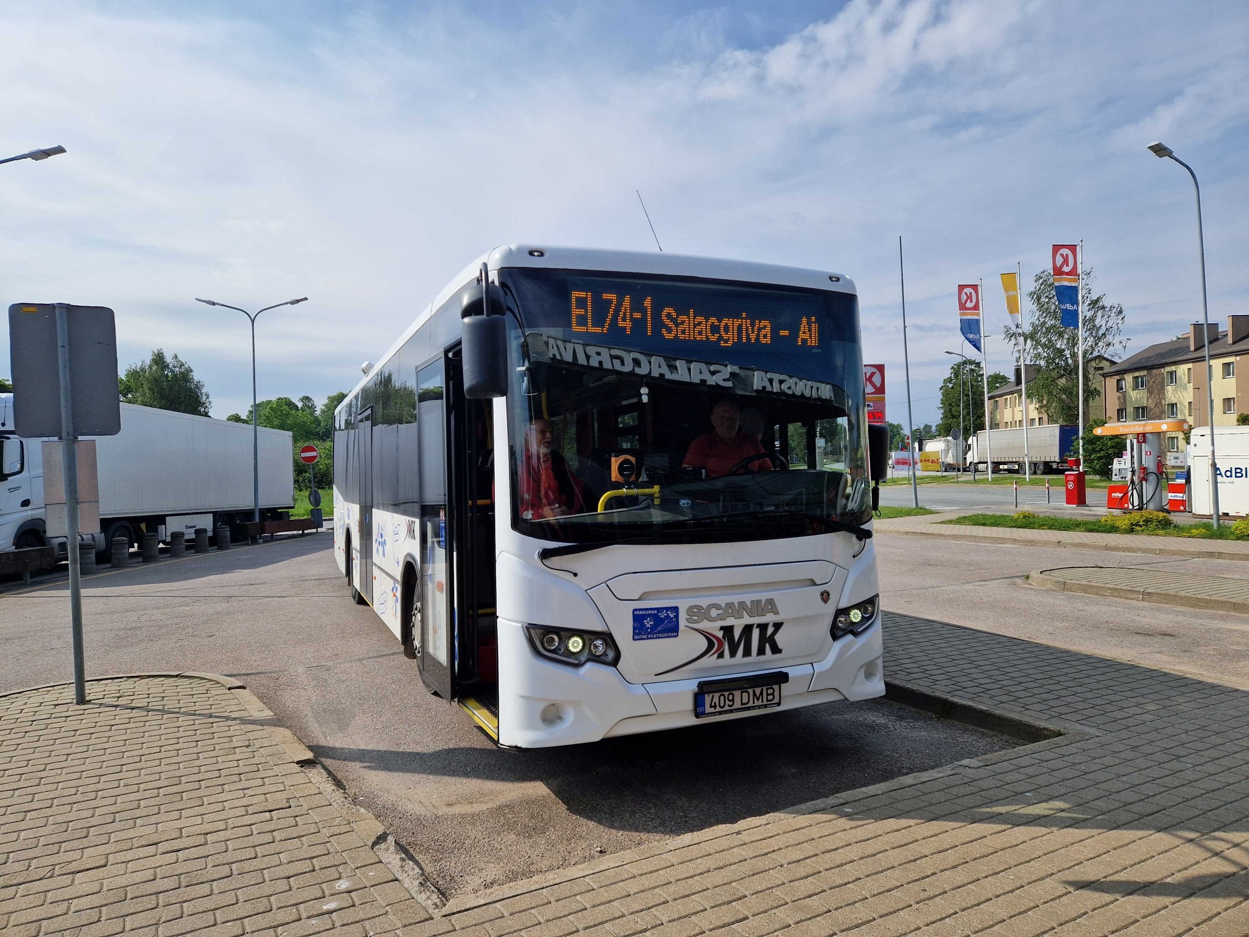 no 1 julija gaidamas izmainas igaunijas latvijas parrobezu autobusu satiksme marsruta ikla ainazi salacgriva